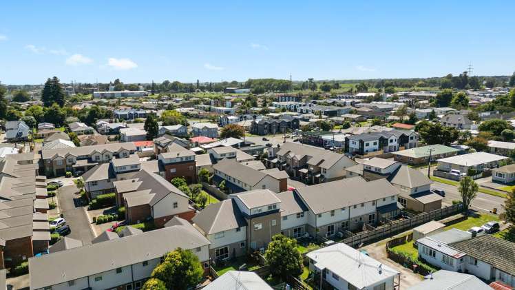 29 Chiefs Court Hamilton East_22