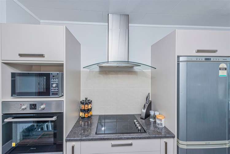 214 Glengarry Road Glen Eden_7