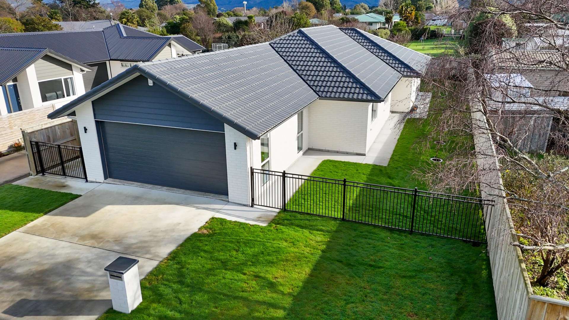 2 Van Baarle Close Carterton_0