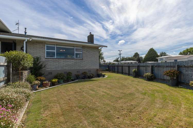 635 Queen Street East Levin_21