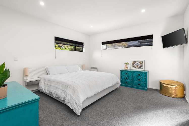 25 Main Road Redcliffs_20