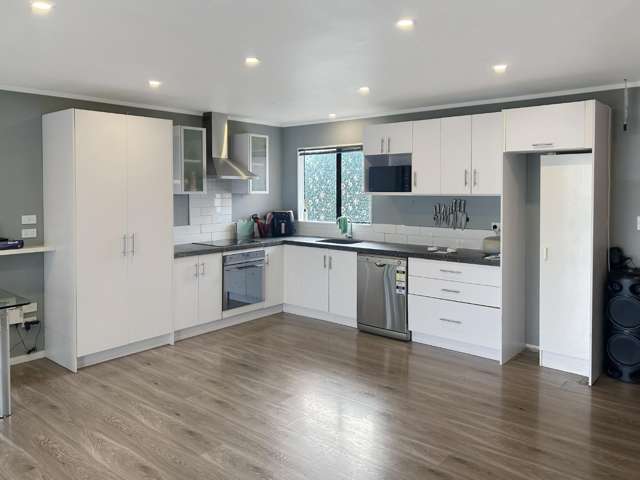 10 Kebbell Avenue 10516_1