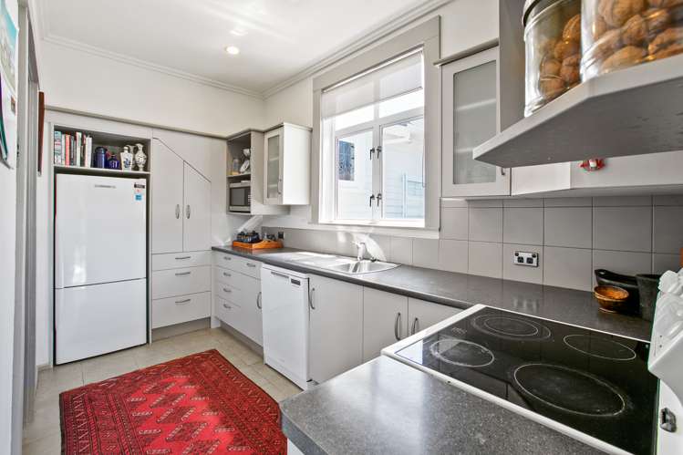 13 Paynters Avenue Strandon_5