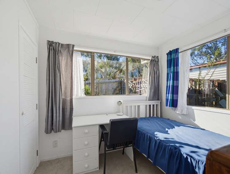 6 Jenanne Place Totara Vale_12