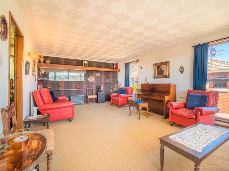 12 Riselaw Road Calton Hill_13