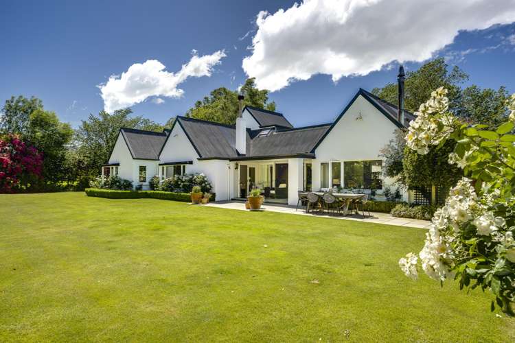 'Lochiel' - 105 Longlands Road West Longlands_10