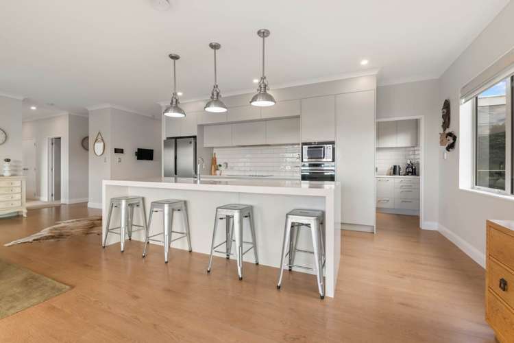 89e William Bayes Place Red Beach_3