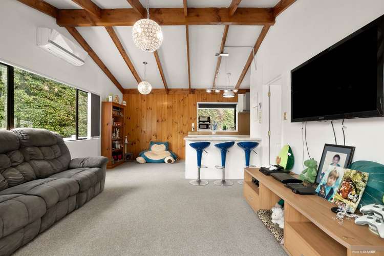 10a Tirimoana Road Te Atatu South_14