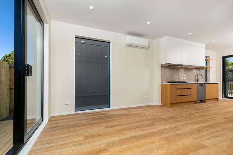 2/18 Scott Road Hobsonville_8