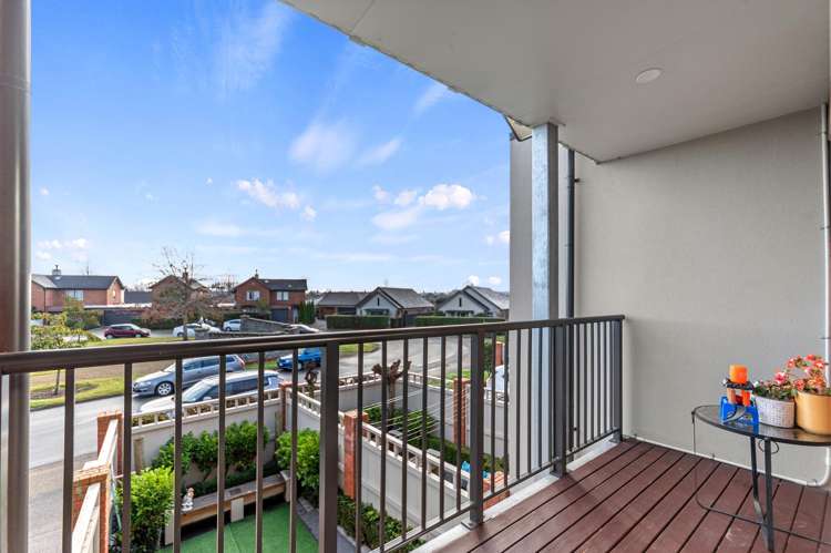 22 Henley Green Northwood_12