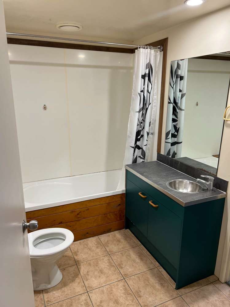 12 Captain Scott Road Glen Eden_10