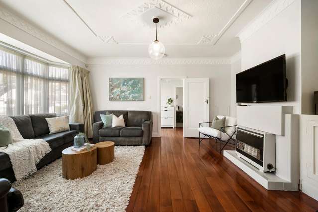 6 Bentinck Avenue Strathmore Park_1