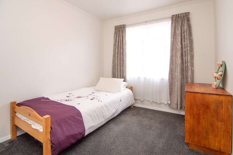 5 Sefton Avenue Highbury_13