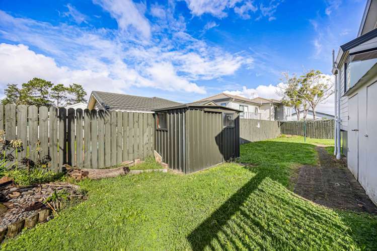 23 Gosford Drive Botany Downs_32