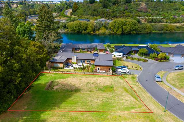 Blank canvas with Waikato River views