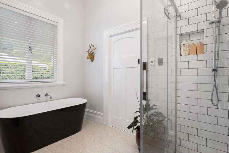 377 North Road North East Valley_20