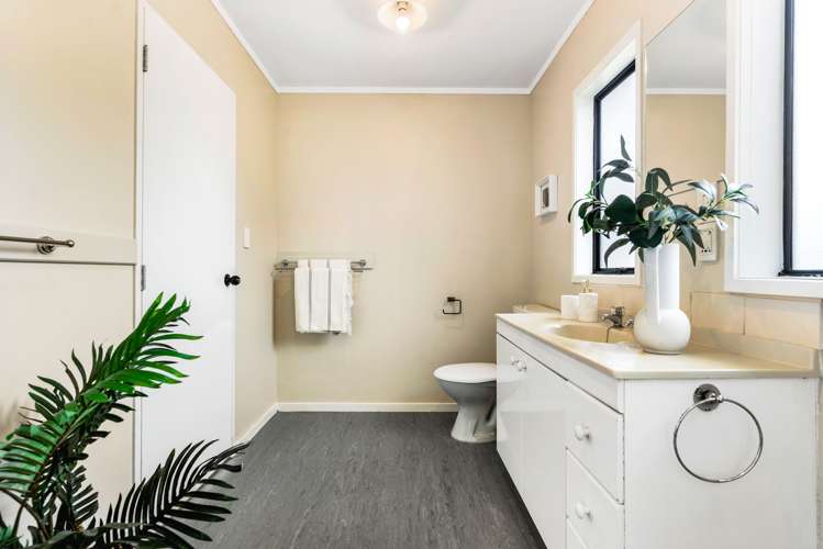 42 Stottholm Road Titirangi_10