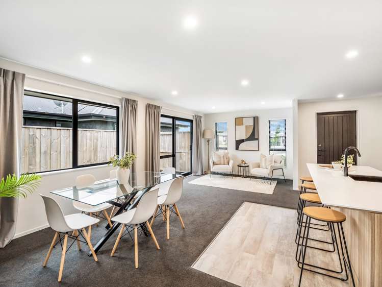 160 Faringdon Boulevard Rolleston_2