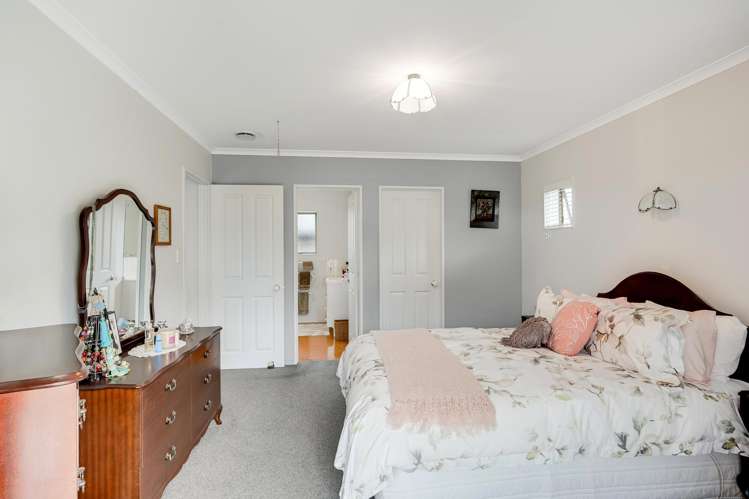 24 Limousin Place Grandview Heights_16