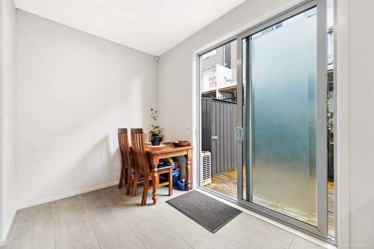 14 Ceramic Lane New Lynn_5