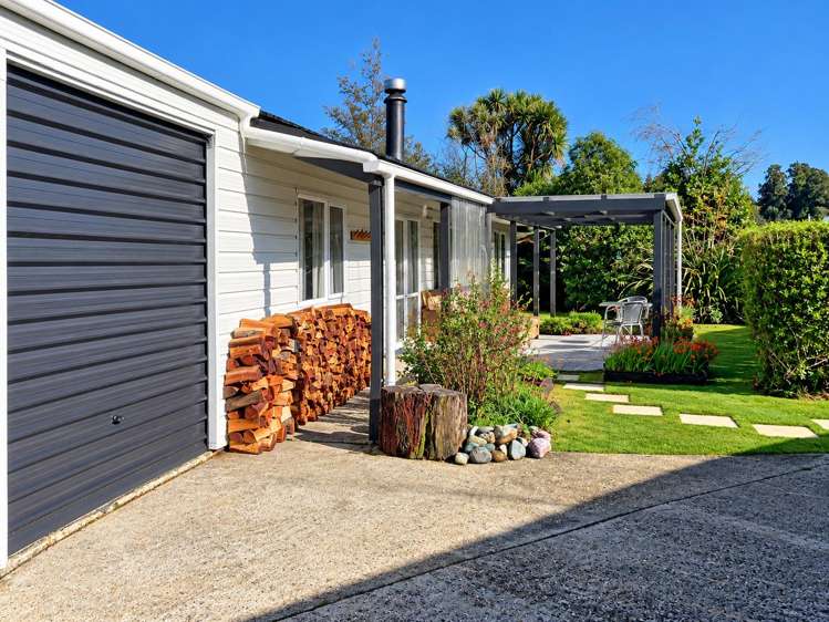 24 Pauareka Road Haast_10