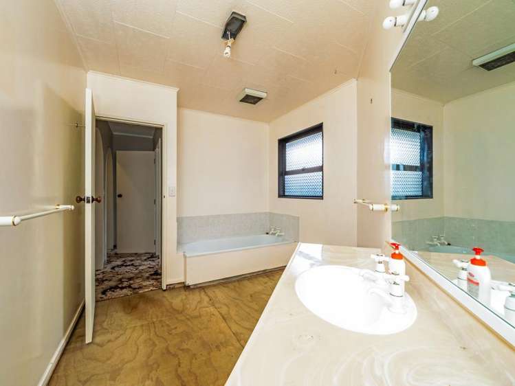 73 Fergusson Street Woodville_21