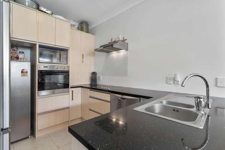 4/44 Carlos Drive Flat Bush_3