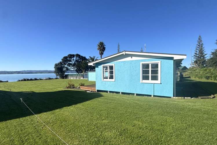 253 Pouewe Street Kawhia_18