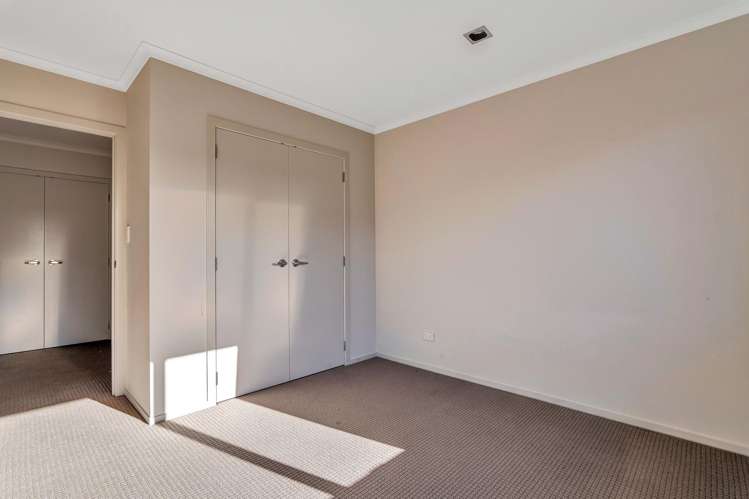 40 Montague Grove Stratford_19