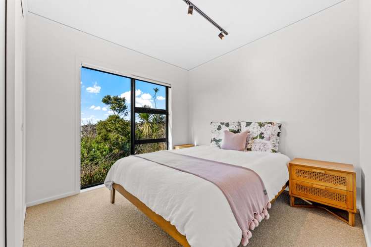 1119a Whangaparaoa Road Tindalls Beach_11