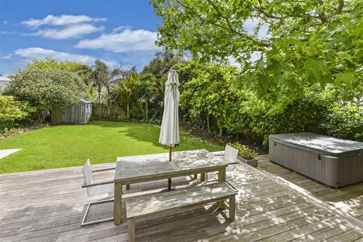 169 Vauxhall Road Narrow Neck_7