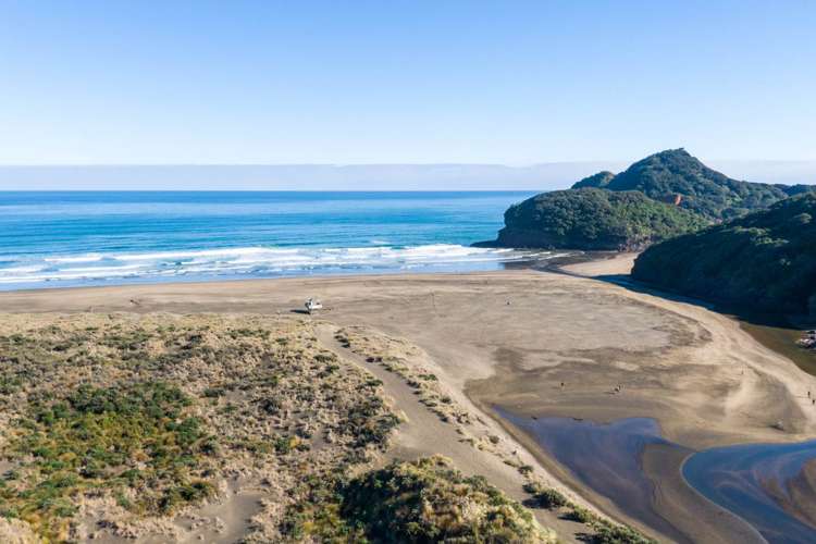 270 Bethells Road Bethells Beach_17