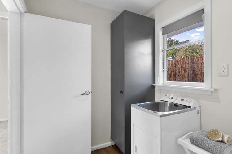 221 Breezes Road Wainoni_17