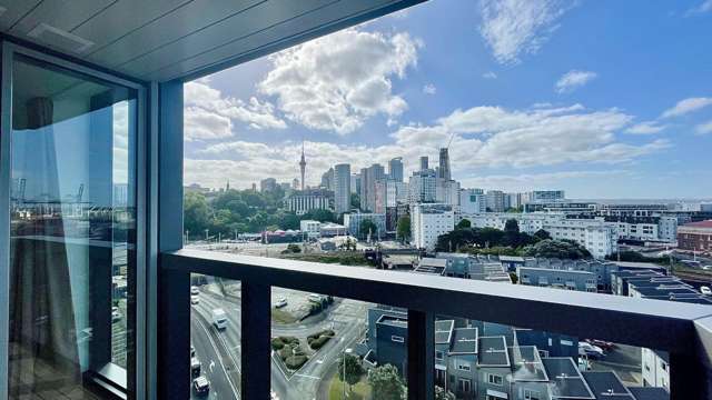 Brand New Apartment with Skytower View