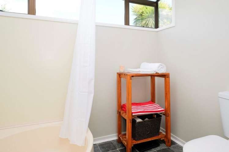 21 Tomkins Street Green Island_12