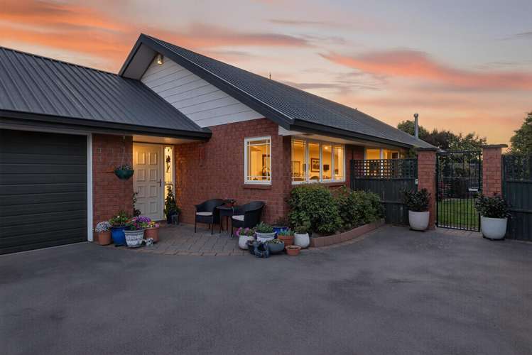 4 Windward Lane Bromley_24