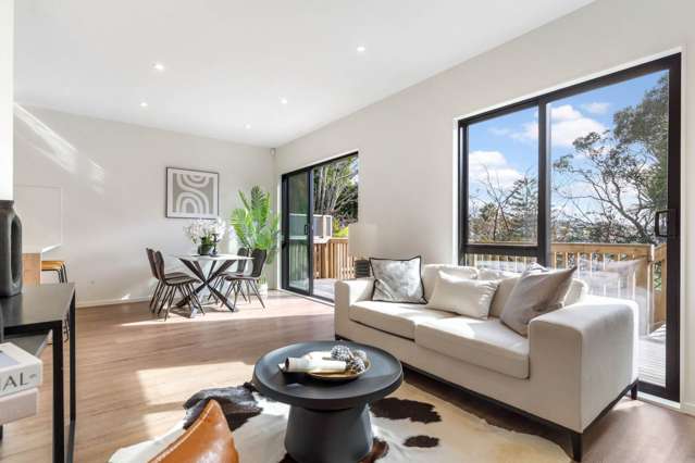 Luxurious Three-Bedroom Townhouse – Designed t...