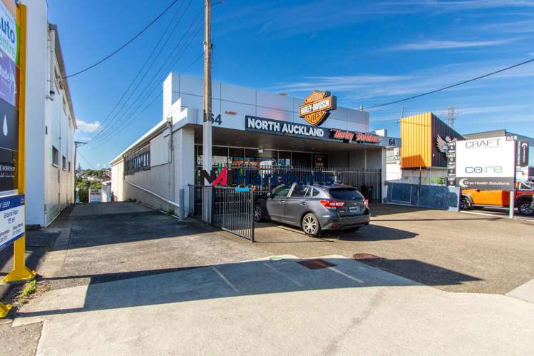 64 Barrys Point Road Takapuna_1