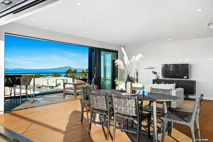 112/4 Bute Road Browns Bay_16