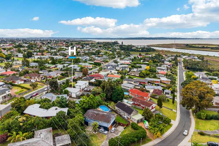 49 Tiroroa Avenue Te Atatu South_27