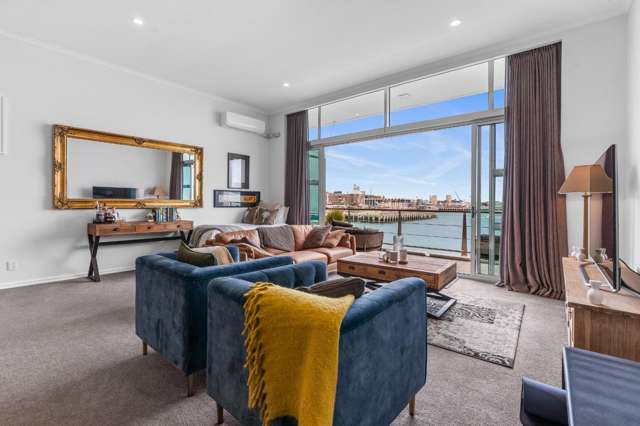 1-Bedroom on the Wharf!