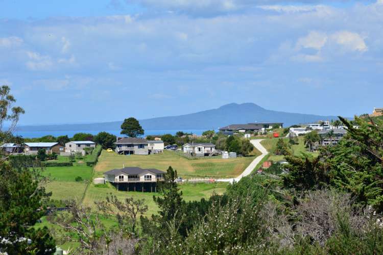 1141a Whangaparaoa Road Tindalls Beach_10