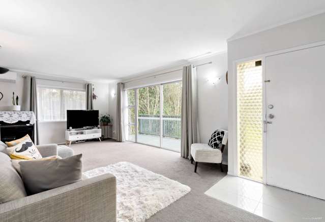 1/26 Te Anau Place Pakuranga Heights_1