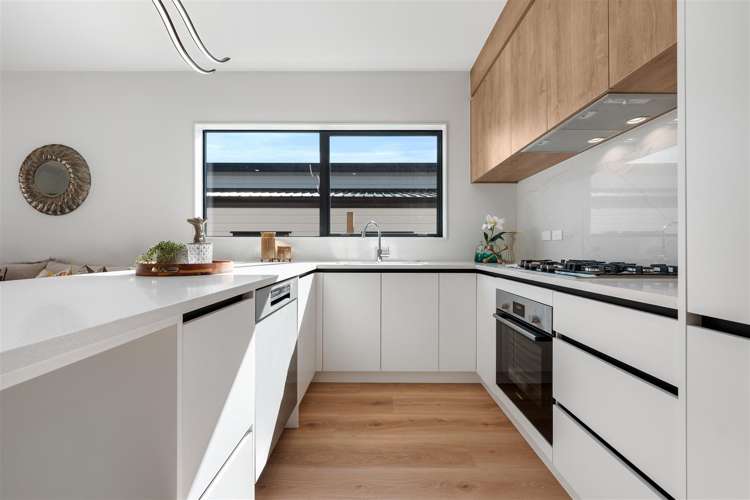 46 Whakairo Crescent Gulf Harbour_1