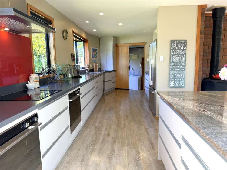 125 Coulson Road Paroa_6