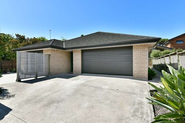 885 Whangaparaoa Road Manly_1