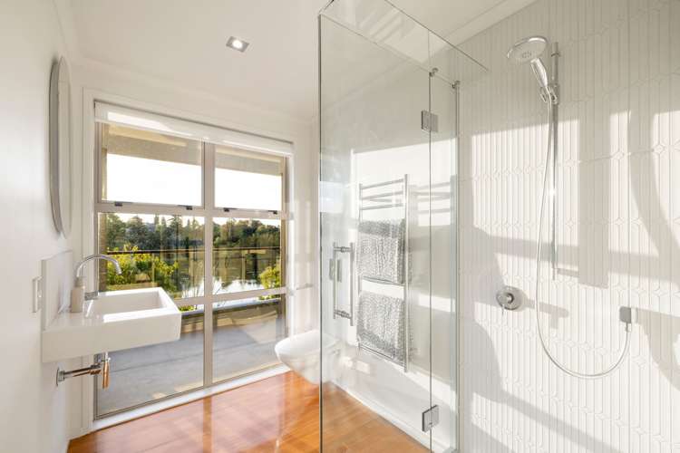 809 River Road Chartwell_21