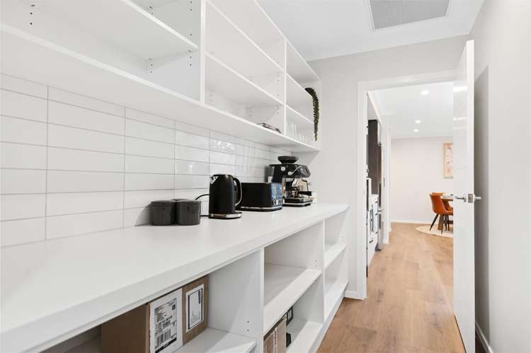 8 Strowan Avenue Elgin_27