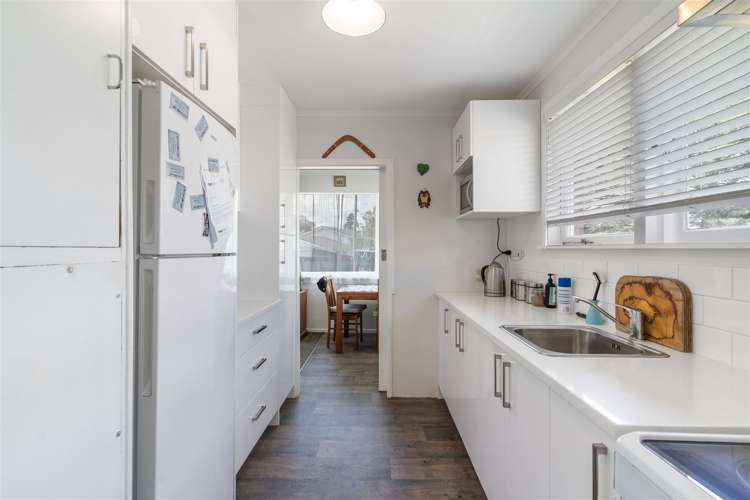 39 Christmas Road Manurewa_12