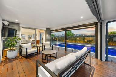 24 Sir Lincoln Drive_2